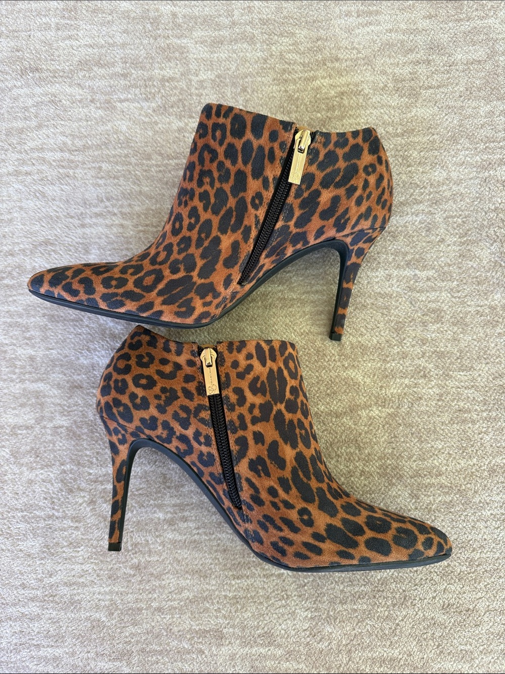 Jessica Simpson Leopard Print Pointed Toe Ankle Booties - Picture 4 of 9